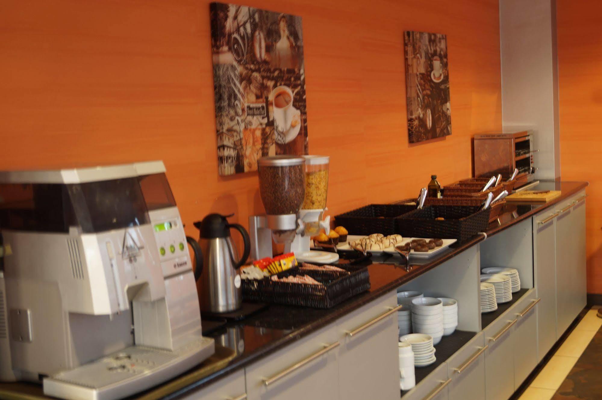 B&B Hotel Oviedo Viella  Eksteriør bilde
